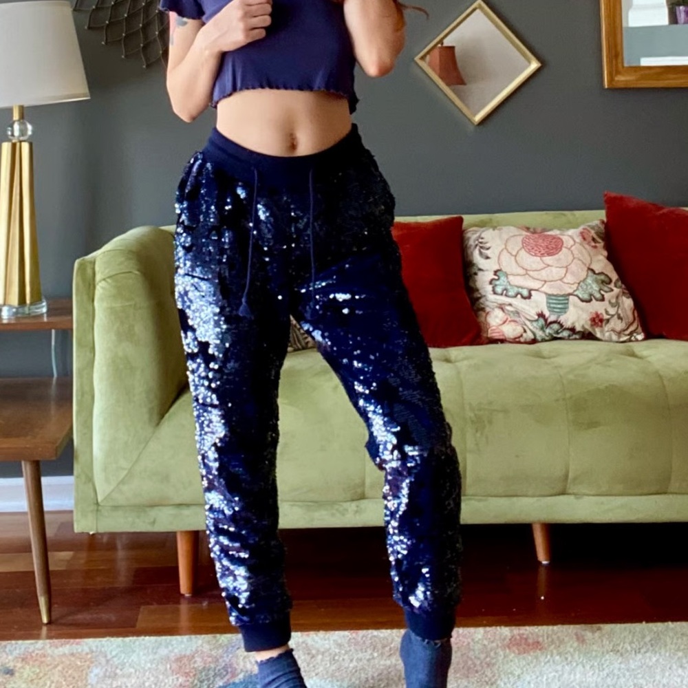 Ett Twa by Anthropologie Navy Blue Velvet Sequin Jogger Pants
L - Picture 4 of 9